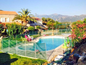 Maison de charme à Sartène avec piscine partagée